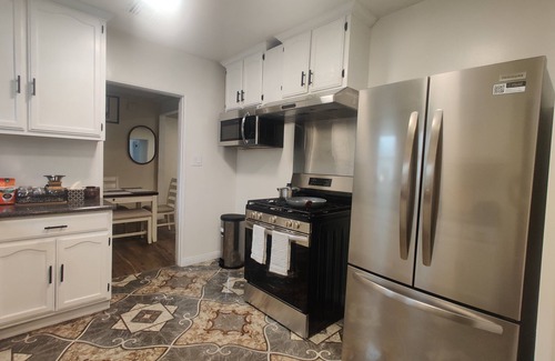 Los Angeles House | Charming 2-bedroom house with WiFi, AC in wonderful Inglewood near SOFI