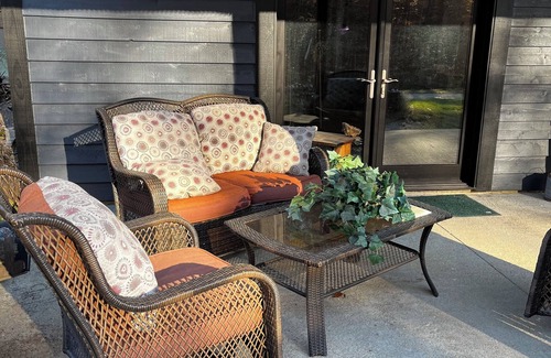 Gnaw Bone House | Charming 2-bedroom house in perfect Nashville! Close to town