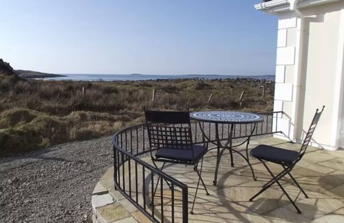 Ardara House | Charming 2-bedroom home with Ocean Views in delightful Donegal