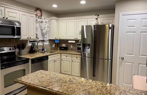 Freeport House | Charming 2-bedroom house with WiFi, AC in wonderful Freeport