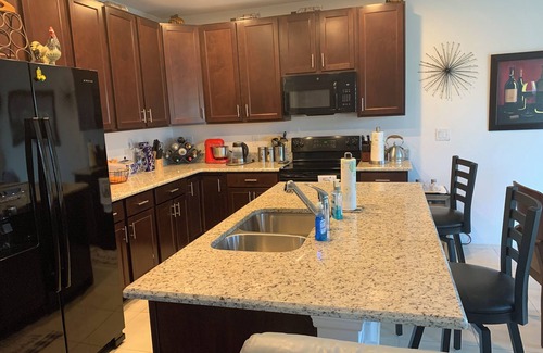 Port Malabar House | Charming 2-bedroom house with WiFi and AC in Palm Bay
