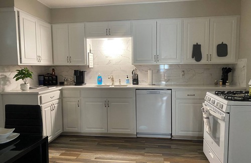 Greater Belhaven House | Charming 2-bedroom house with AC, WiFi in lovely Jackson