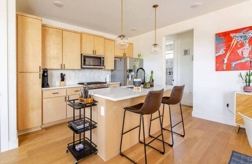 East Cesar Chavez House | Charming 2-bedroom house with AC, WiFi in pleasant Austin