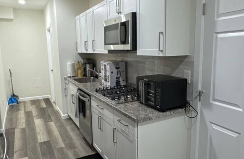 Gateway House | Charming 2-bedroom house in marvelous Denver with AC, WiFi