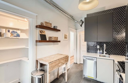 Speer House | Charming 2-bedroom house with AC and Yard in fabulous Denver