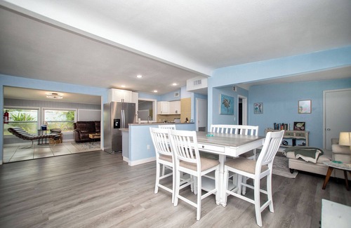 Largo House | Charming 2-bedroom house in lovely Largo with AC