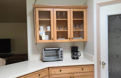 Randle House | Charming 2-bedroom house in quite Randle with AC, WiFi, outdoor space and more.
