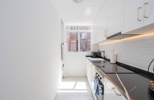 el Camp d'en Grassot i Gracia Nova Apartment | Charming 2 bedroom in Trendy Gracia, 5 mins from the metro and 10 from Sagrada Familia!