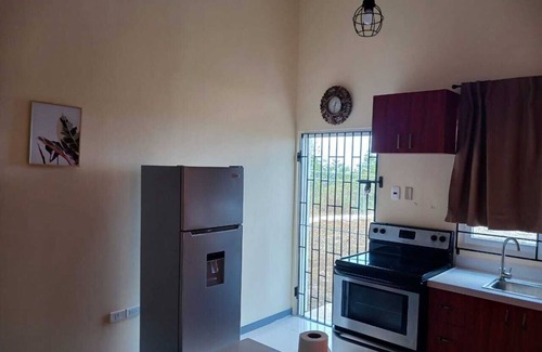 St.Bran's Burg House | Charming 2-bedroom house with AC, WiFi in marvelous Montego Bay