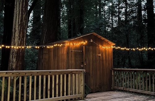 Redway House | Charming 2-bedroom modular home in Redway surrounded by State Parks.