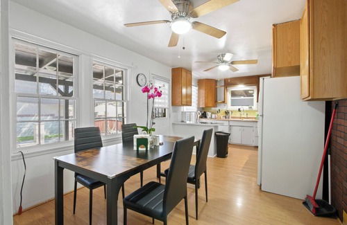 Ontario House | Charming 2-bedroom Pet-Friendly house Ontario FREE RV parking