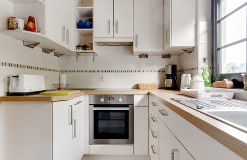 Elpe House | Charming 2-Bedroom Retreat