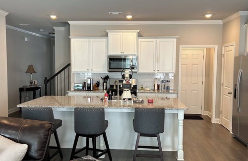 Loganville House | Charming 2-bedroom townhome in Loganville with strong WiFi and AC