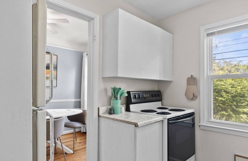 Royal Oak House | Charming 2-bedroom townhome 2 min from Downtown Royal Oak