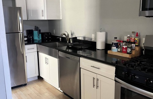 Fifth Ward House | Charming 2-bedroom townhome in wonderful Milwaukee