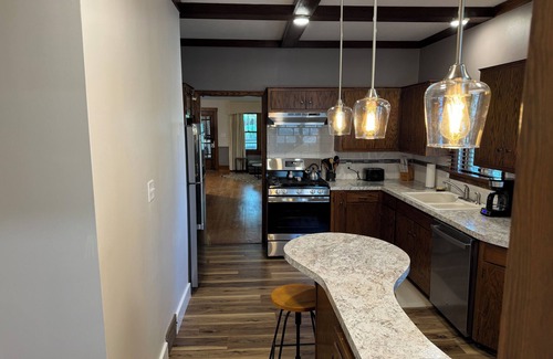 Grand Island House | Charming 2-bedroom Bungalow