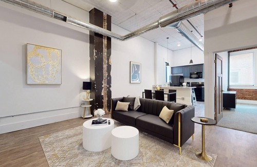 Grand Island Apartment | Charming 2-bedroom apartment in the Historic Downtown Grand Island
