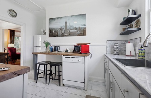 Leonidas House | Charming 2-bedroom house with WiFi, AC in lively New Orleans