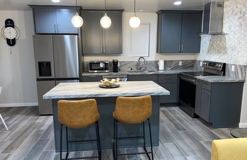 Lower Bal House | Charming 2-bedroom house in San Leandro with WiFi and AC