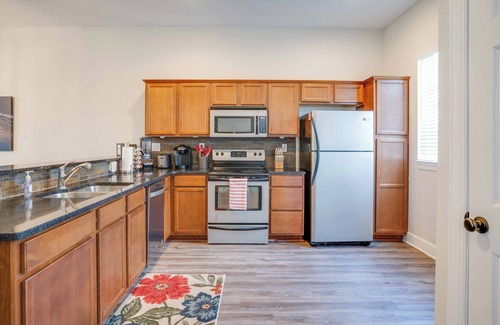 Tallahassee Condo | Charming 2-bedroom condo in wonderful Tallahassee steps away from the FSU campus