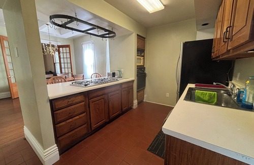 Terre Haute Apartment | Charming 2-bedroom 1st Floor apartment in lovely Terre Haute with WiFi, AC