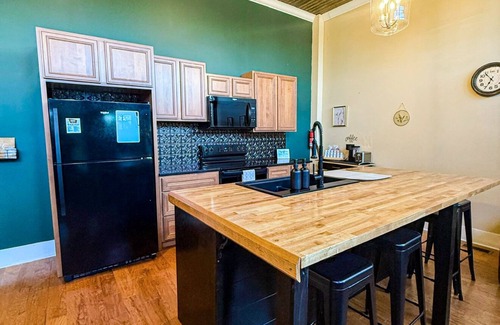 Jonesboro House | Charming 2-bedroom with AC, WiFi in lovely Jonesboro