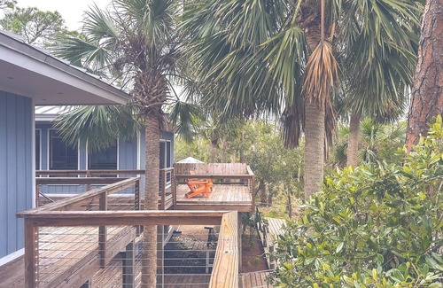 Plantation House | Charming 2-bedroom Tree House in fantastic Saint George Island