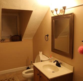 Clifton Apartment | Charming 2BD near UC, Hospitals,ZOO