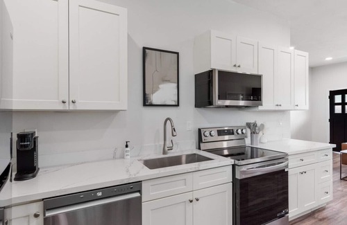 St. Charles Apartment | Charming 2BR/1BA near Bear Lake