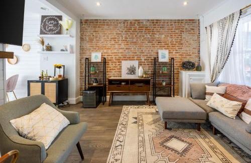 Near Northeast Apartment | Charming 2BR Townhouse with Patio & Parking in DC