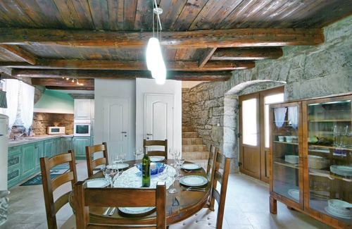 Buzet Villa | Charming 2BR Villa with pool for 4+1, for small groups, pet-friendly