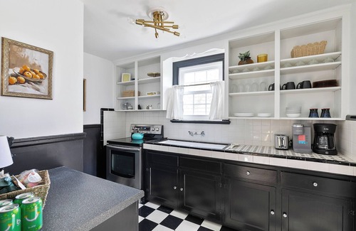 Lakeside House | Charming 3 Bed Cape Cod in Richmond close to hospitals, restaurants and more.