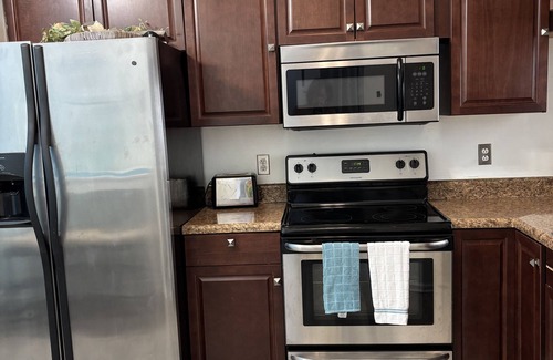 Virginia Beach House | Charming 3-bedroom townhome in fabulous Virginia Beach with WiFi, AC