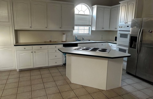 Lubbock House | Charming 3-bedroom 3-bathroom house in lovely Lubbock with WiFi, AC