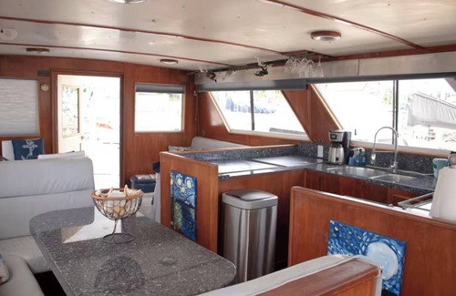 Tropic Boat Rental | Charming 3-bedroom 60' Yacht - Scenic Harbor