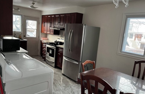 LaSalle Apartment | Charming 3-bedroom apartment with parking in peaceful Montréal