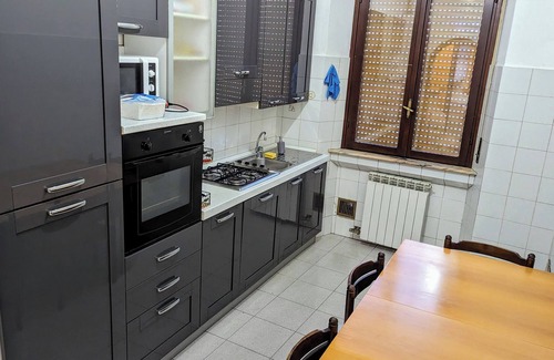 Saronno Apartment | Charming 3-bedroom apartment with AC, WiFi at Saronno