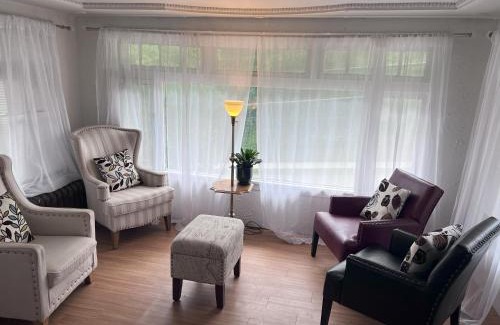 Wilkinsburg Apartment | Charming 3 Bedroom Cottage Apartment in a Tudor-Style Home