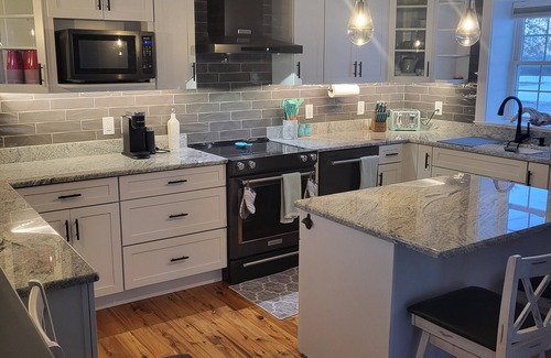 Thomaston House | Charming 3-bedroom house with AC and WiFi in Thomaston