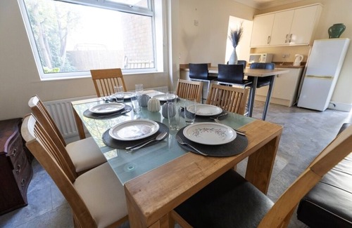 Thornaby On Tees House | Charming 3-bedroom house with WiFi and free parking within compound in Thornaby