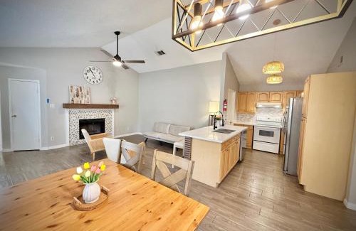 Lewisville House | Charming 3-bedroom house in delightful Lewisville with AC, WiFi