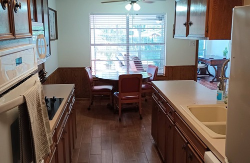 Abilene House | Charming 3-bedroom house with WiFi, AC in welcoming Abilene