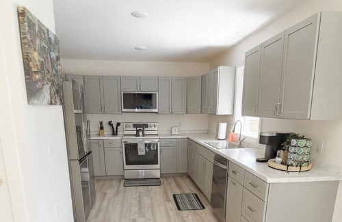 Belfast House | Charming 3-bedroom house with a Pond View/pet friendly