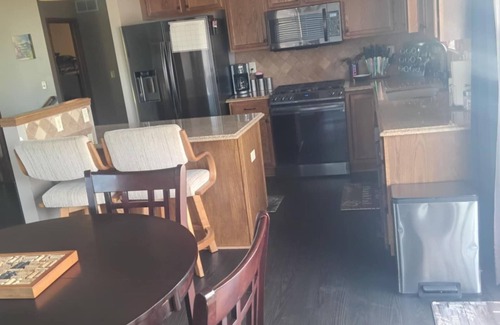 Goddard House | Charming 3-bedroom house in peaceful Goddard with AC, WiFi