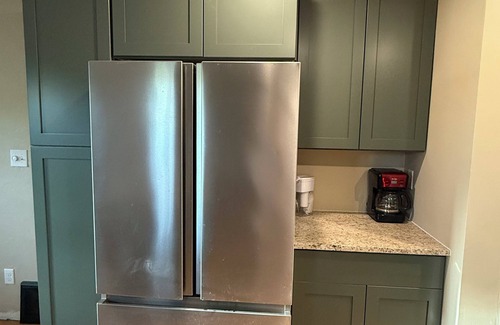 Oakmont House | Charming 3-bedroom house in Oakmont with AC, WiFi
