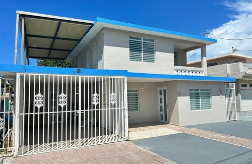 San Antonio House | Charming 3-bedroom house in Dorado with AC, WiFi. Enjoy your stay