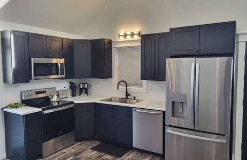 Wise Township House | Charming 3-bedroom house with WiFi, AC near welcoming Clare