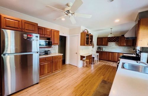 Newton House | Charming 3-bedroom house with AC and WiFi in Newton