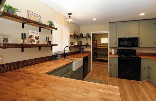 Kelseyville House | Charming 3-bedroom country farm house in lovely Kelseyville with Wifi