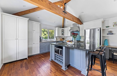 Pacific Palisades House | Charming 3-Bedroom Pet-Friendly Pacific Palisades Home